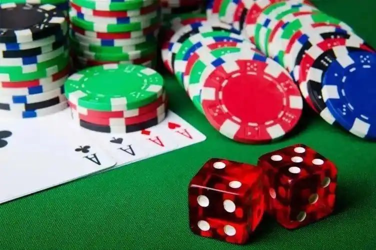 Live Andar Bahar dealer table with pivot card and betting interface on pandora888 slot
